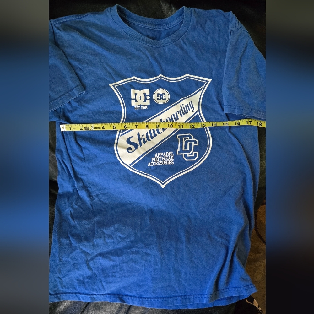 DC Blue Short Sleeve Vintage Collectible Tee SzM - Picture 3 of 7